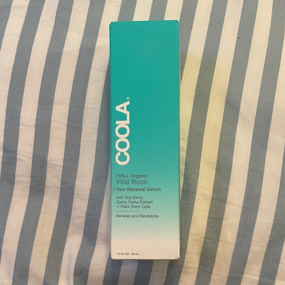 COOLA Vital Rush Skin Renewal Serum - Teal and White